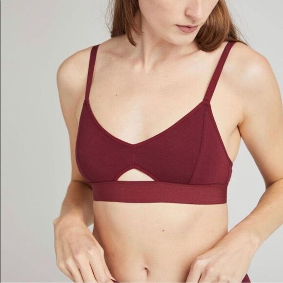 Richer Poorer Adjustable Cut Out V Neck Bralette - Picture 1 of 8
